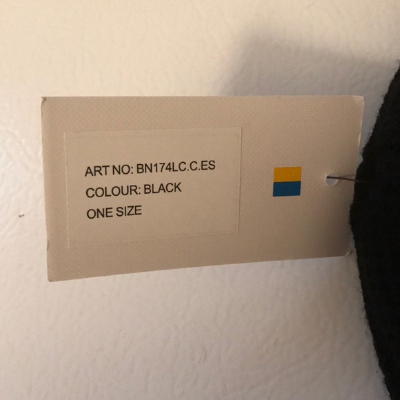 3/20$ NWT Larsson & co beanie - Picture 5 of 6